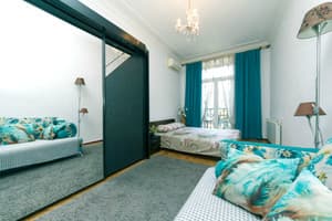 Квартира CN  Apartments. Двухкомнатная квартира на Крещатике 5