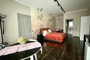 Мини-отель Chayka Home Hotel. Улучшенный трехместный студио 5