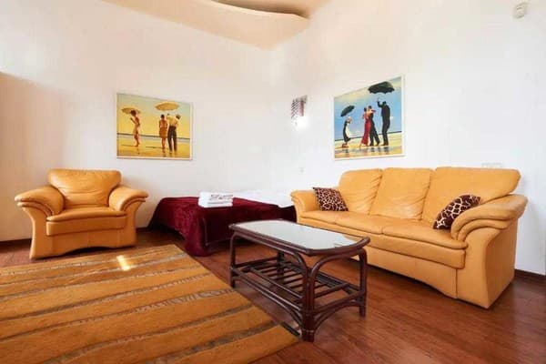 Квартира Home Hotel ул. Хорива, 15/8