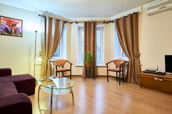 Квартира Home Hotel ул. Нижний Вал, 41